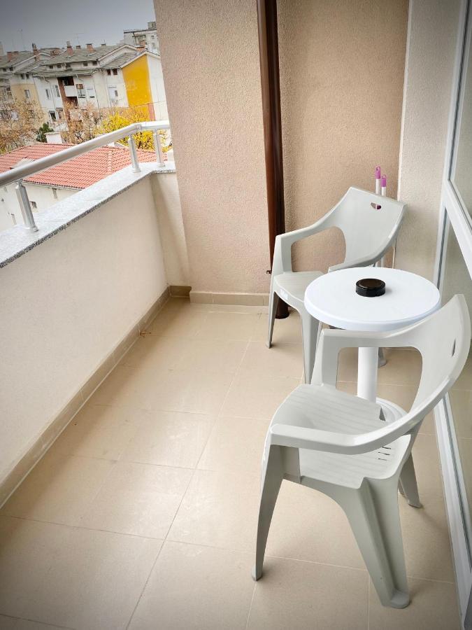 Art Apartment For 4 People Free Parking & Wifi Stara Zagora Exterior foto